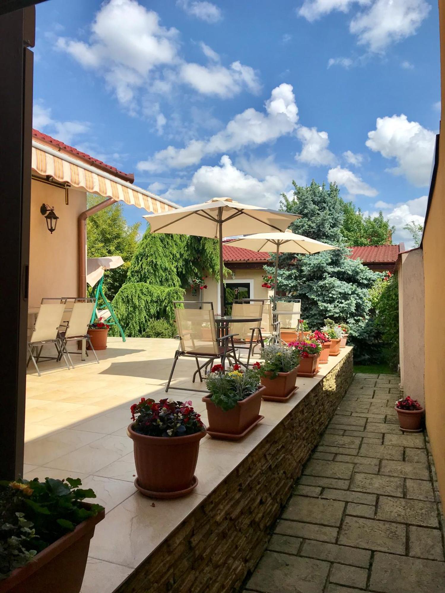 Cristi'S Rooms - Pensiune Oradea Dış mekan fotoğraf