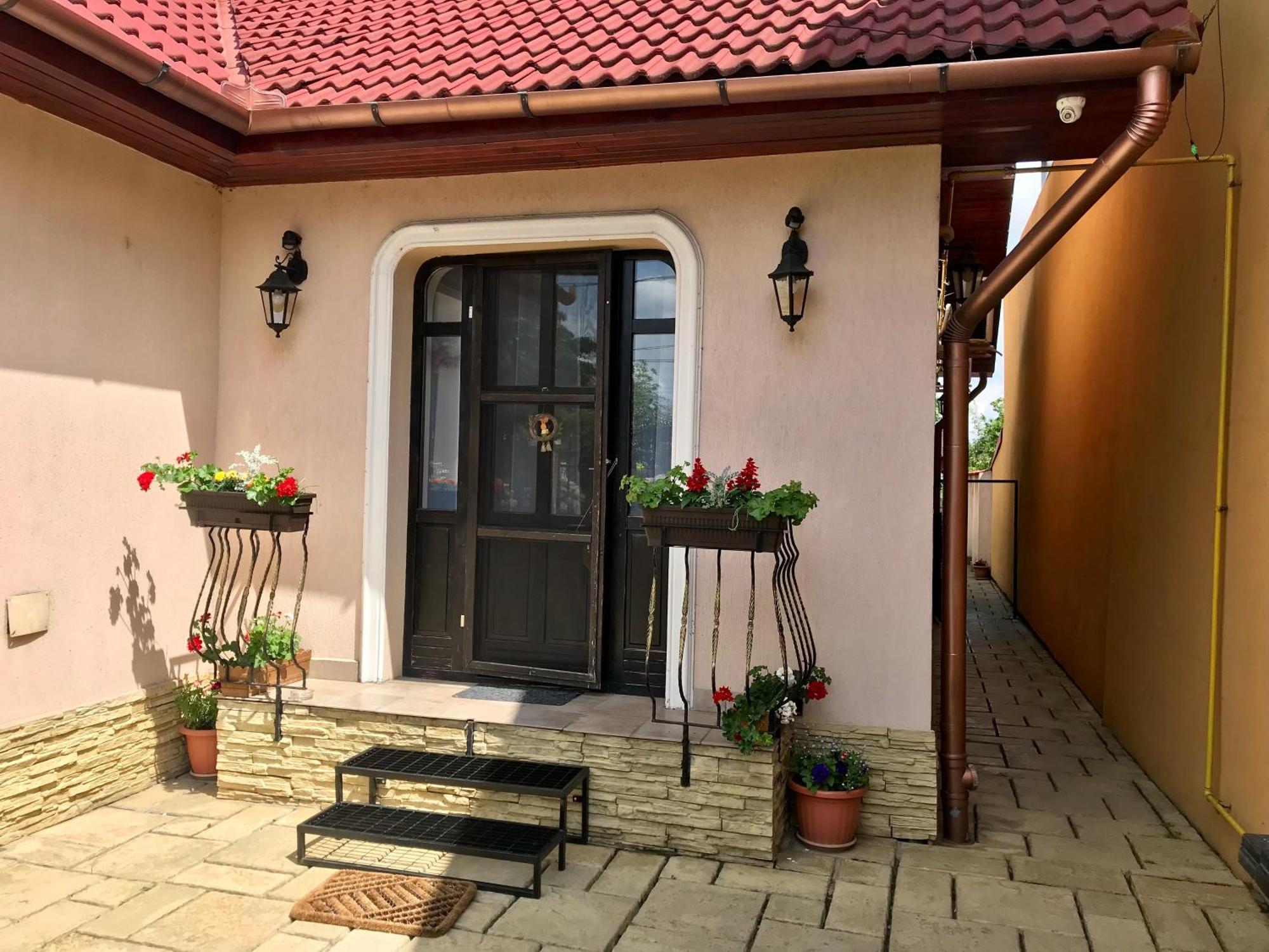 Cristi'S Rooms - Pensiune Oradea Dış mekan fotoğraf