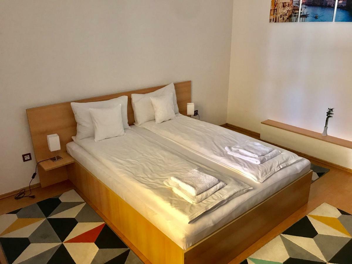 Cristi'S Rooms - Pensiune Oradea Dış mekan fotoğraf