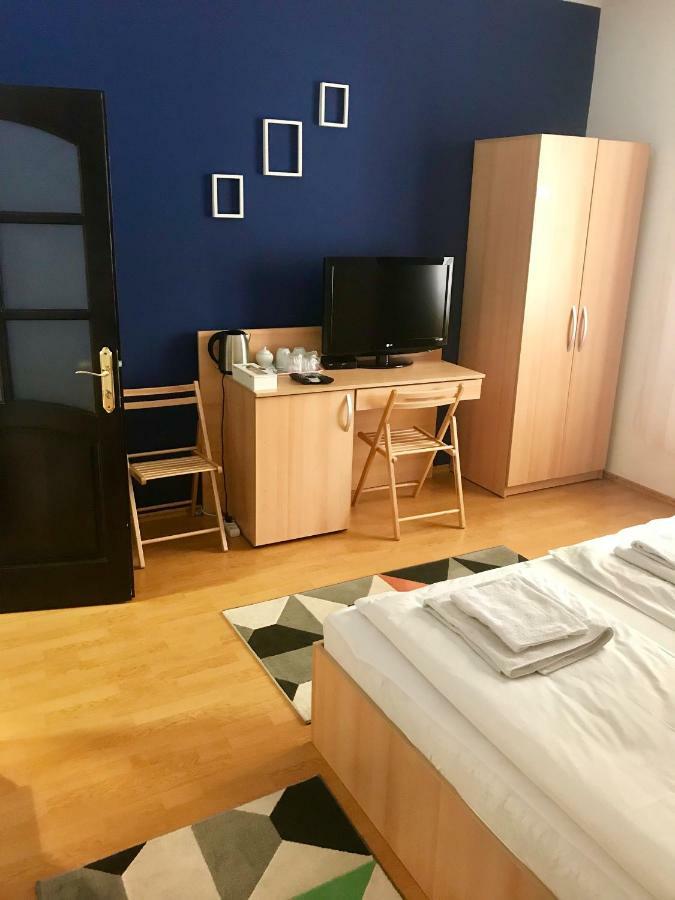 Cristi'S Rooms - Pensiune Oradea Dış mekan fotoğraf