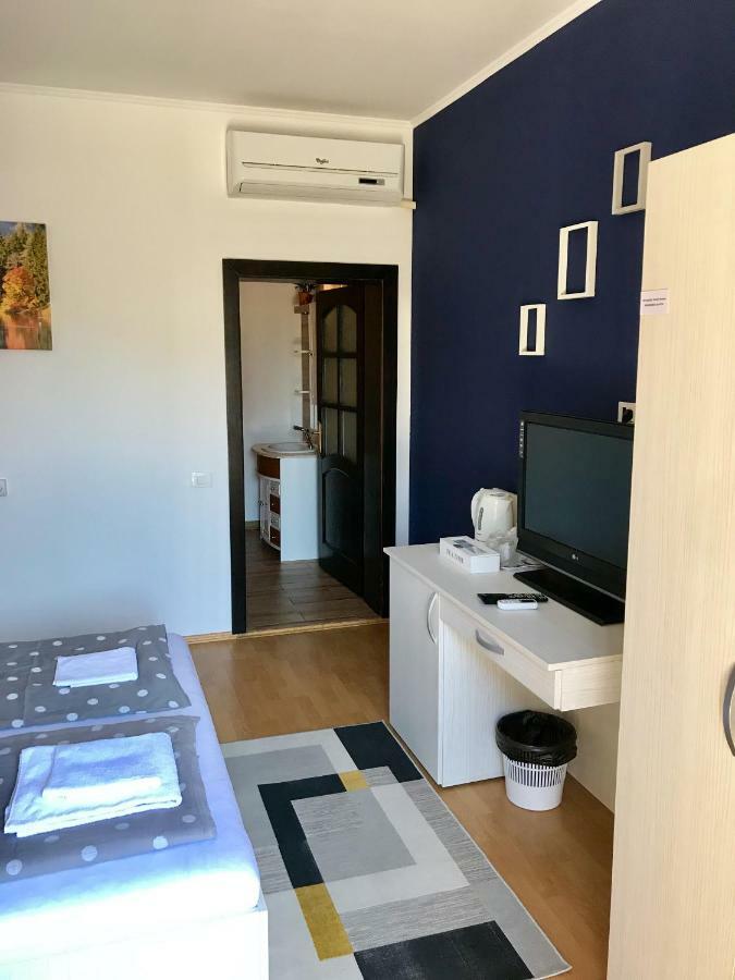 Cristi'S Rooms - Pensiune Oradea Dış mekan fotoğraf