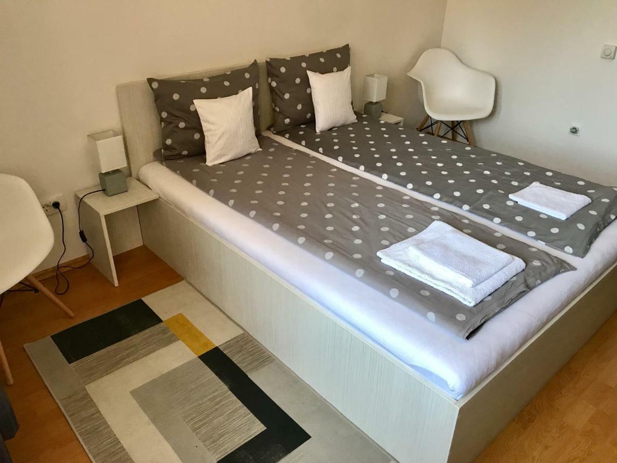 Cristi'S Rooms - Pensiune Oradea Dış mekan fotoğraf
