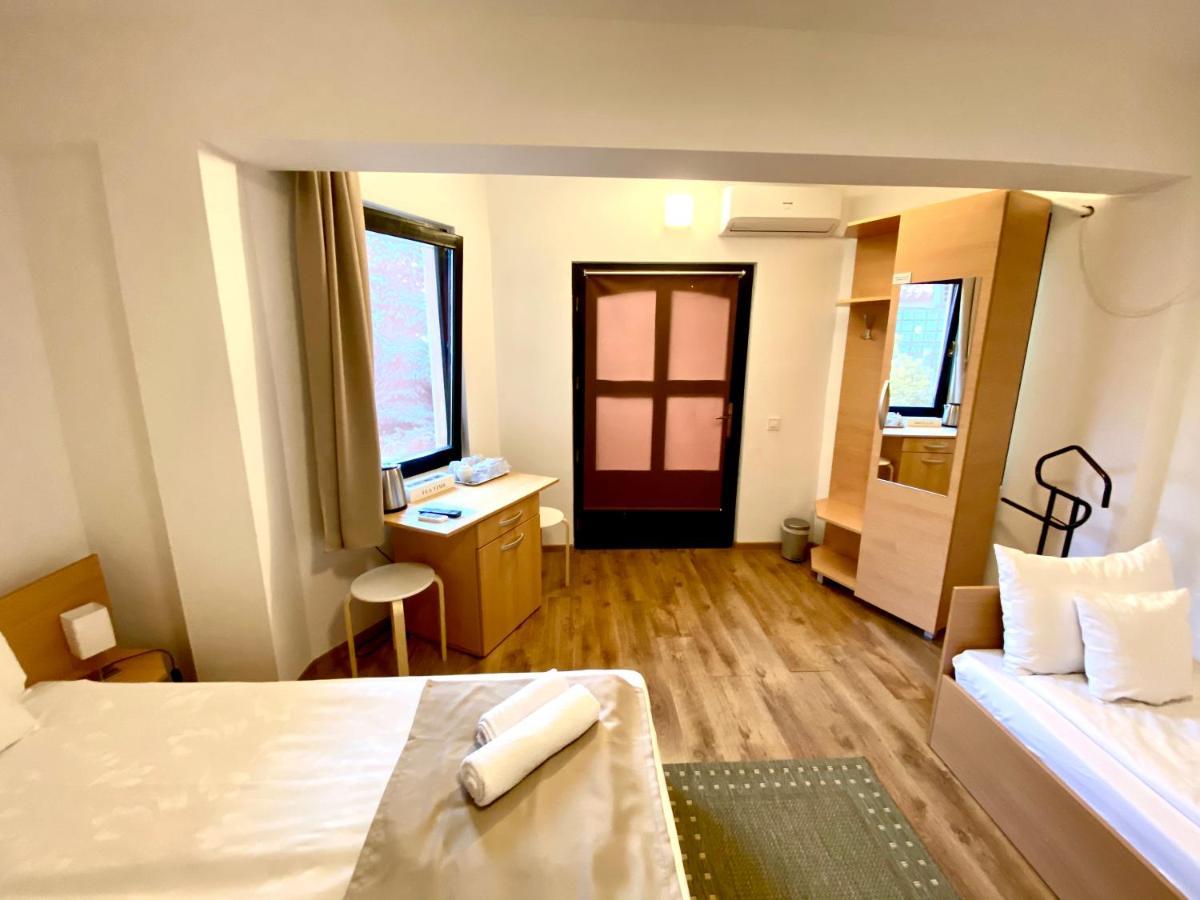 Cristi'S Rooms - Pensiune Oradea Dış mekan fotoğraf