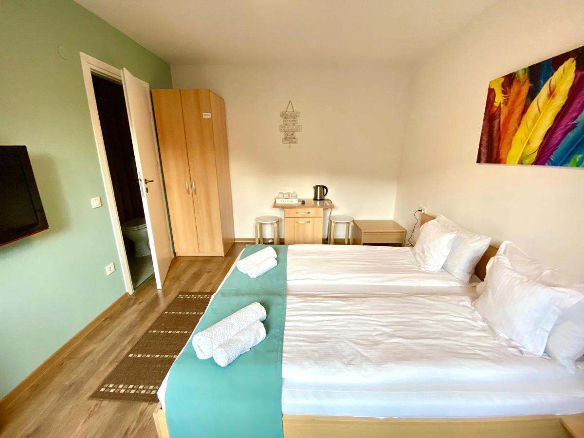 Cristi'S Rooms - Pensiune Oradea Dış mekan fotoğraf