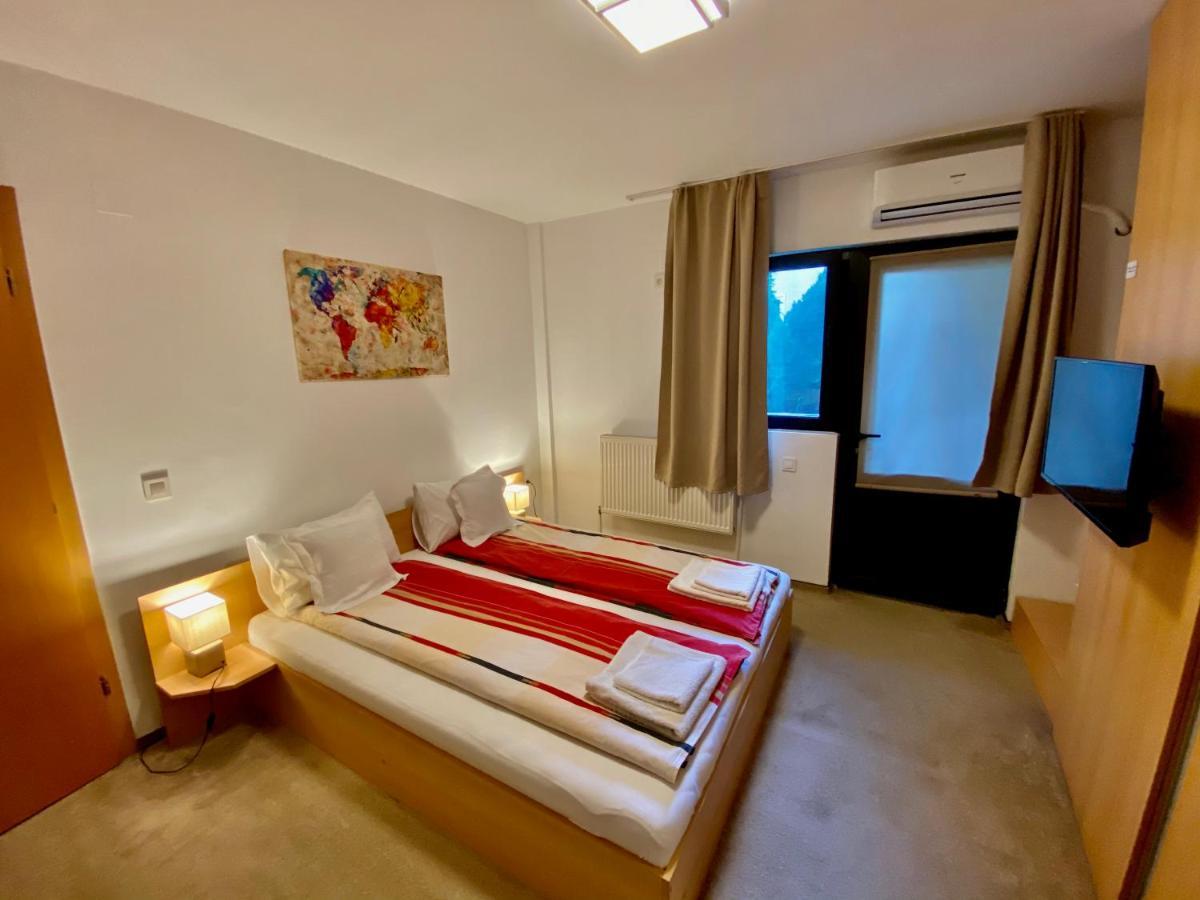 Cristi'S Rooms - Pensiune Oradea Dış mekan fotoğraf