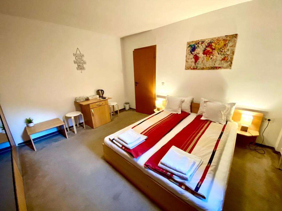 Cristi'S Rooms - Pensiune Oradea Dış mekan fotoğraf