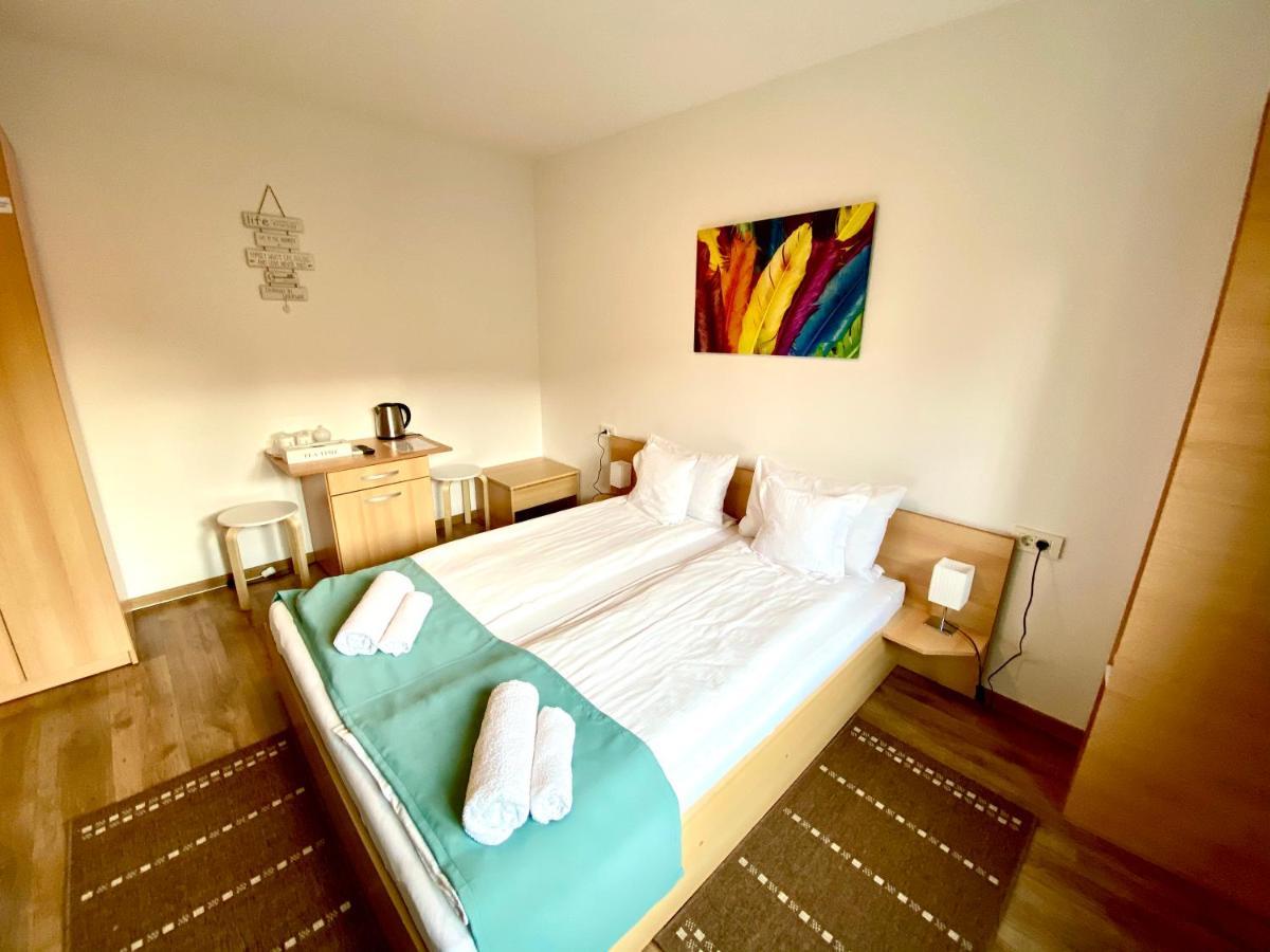 Cristi'S Rooms - Pensiune Oradea Dış mekan fotoğraf